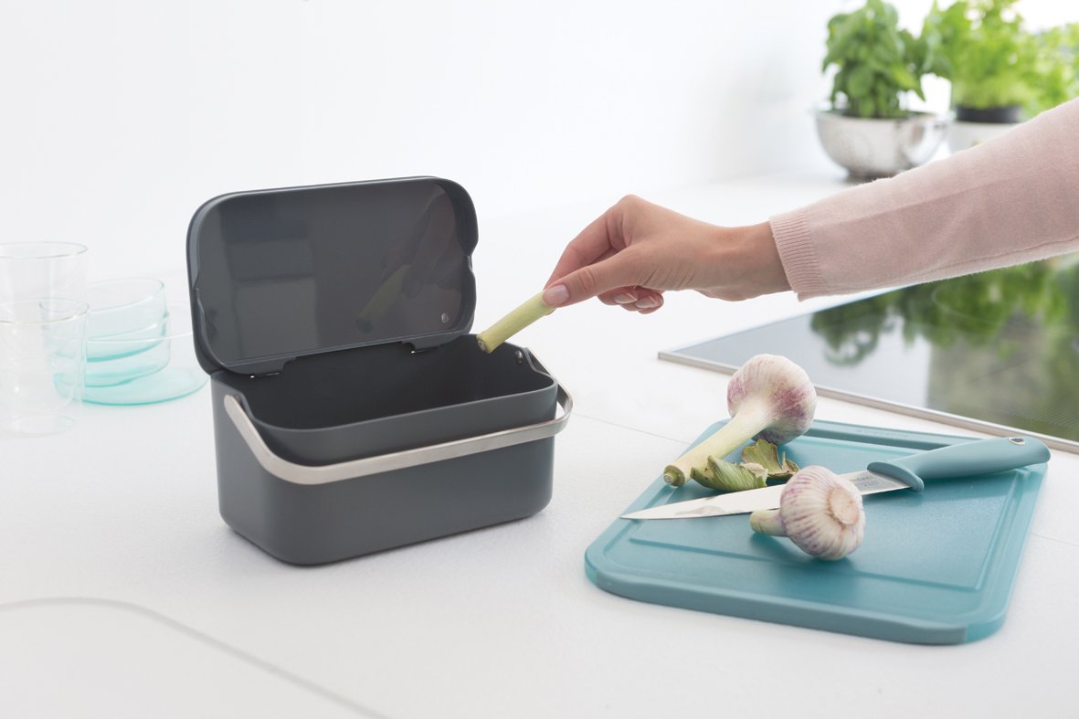 food_waste_caddy_-_dark_grey_-_8710755117541_brabantia_1181x787px_e_nr-12673 BRABANTIA VIANAINOX recipiente para desperdícios caddy cinza escuro brabantia